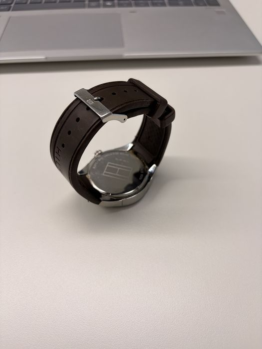 Tommy HilfigerWhite/Rubber Ø43 mm