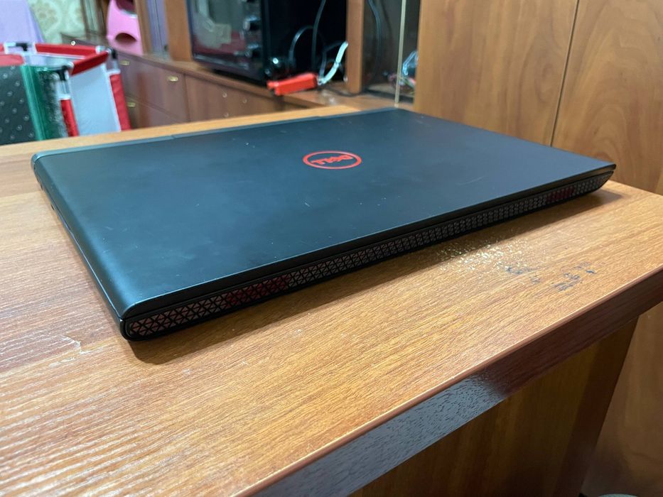 Dell Inspiron 15 7000 Gaming i7 7700HQ/GTX1050TI/16gb/128gb/1000gb