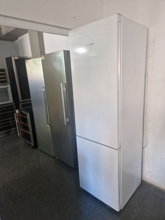 Хладилник с фризер Liebherr A++ No frost 200 см 380 литра