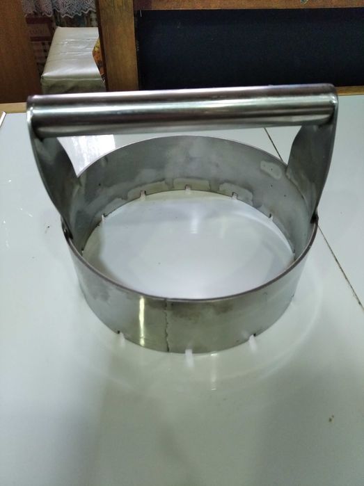 Ключ для Спарка откручивает лючок топлёного насоса