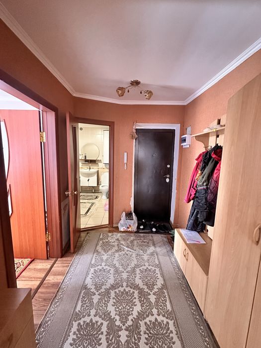 Продам теплую 3-комнатную квартиру