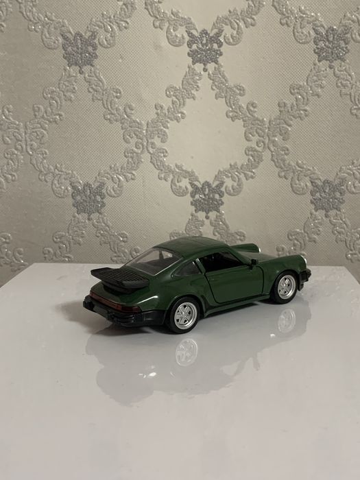 Модели игрушечные коллекционные