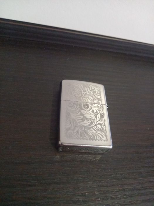 Bricheta Zippo, metalica.