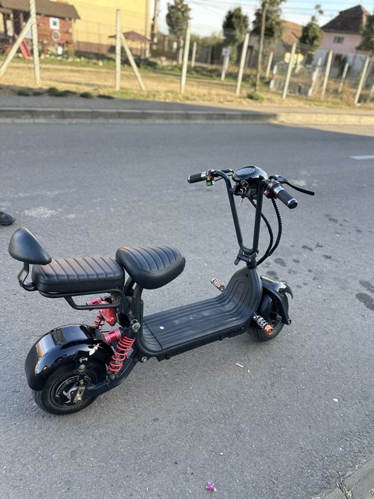 Vând sau scuter electric