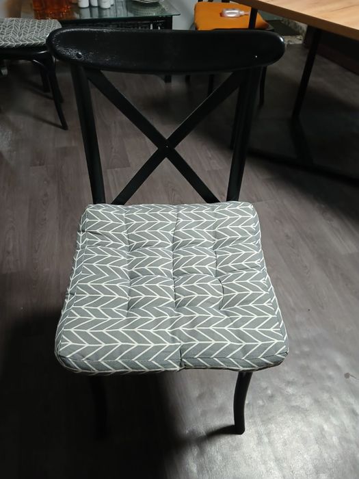 Продам столы и стулья для кафе