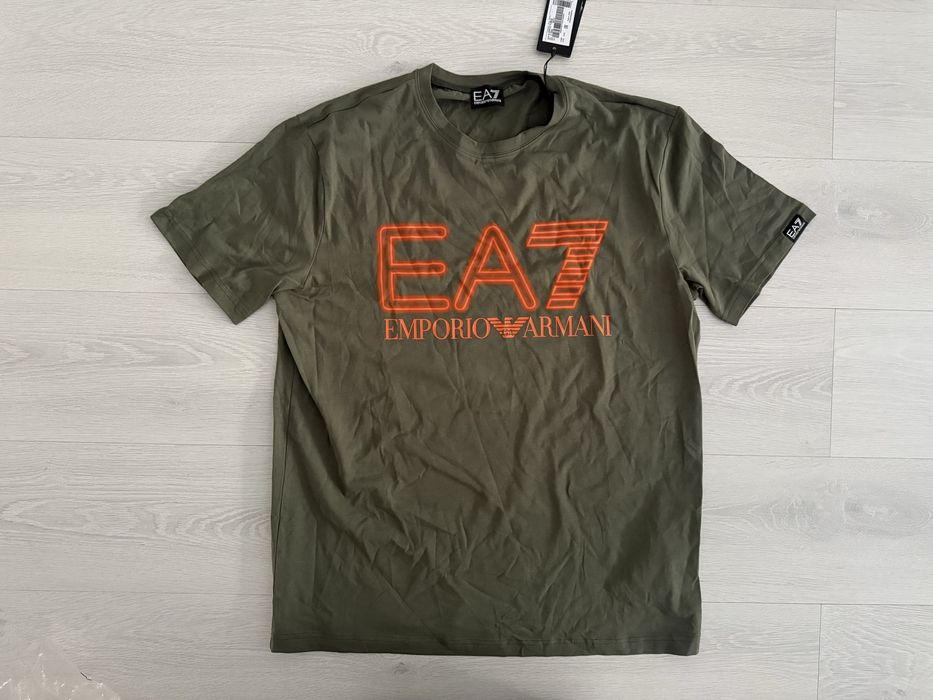 Продам футболки EA7