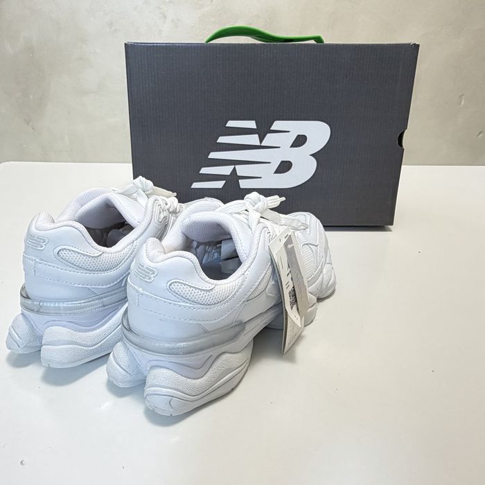 Adidasi New Balance 9060
