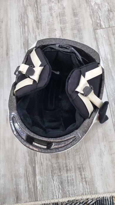 Каска за колело.