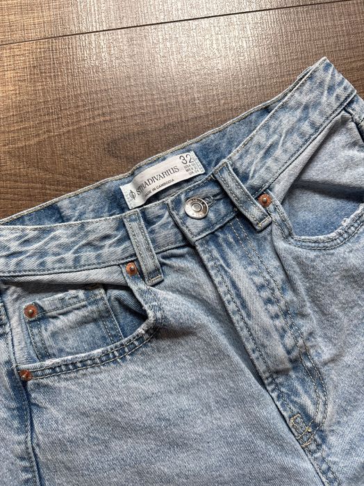 нови  дънки STRADIVARIUS