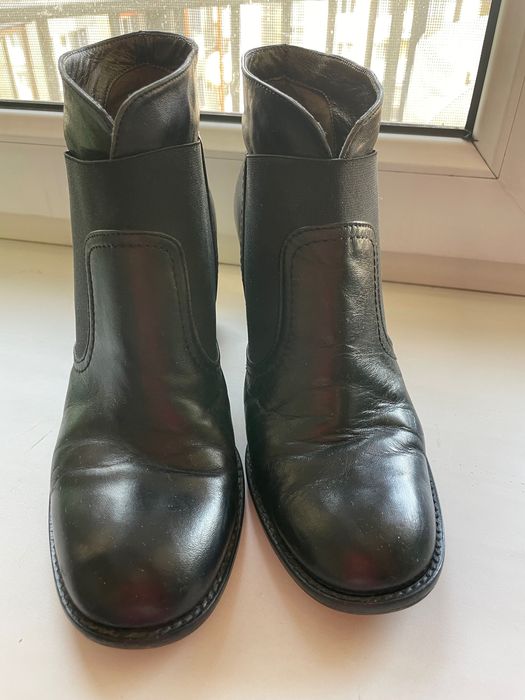 Продам ботинки женские