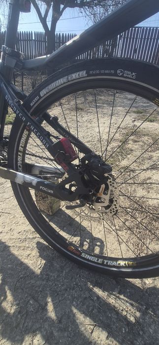 Bicicleta focus Dirt pentru sărituri.