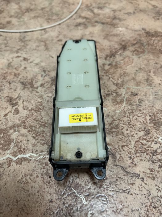 Блок стеклоподъёмников Toyota 2007