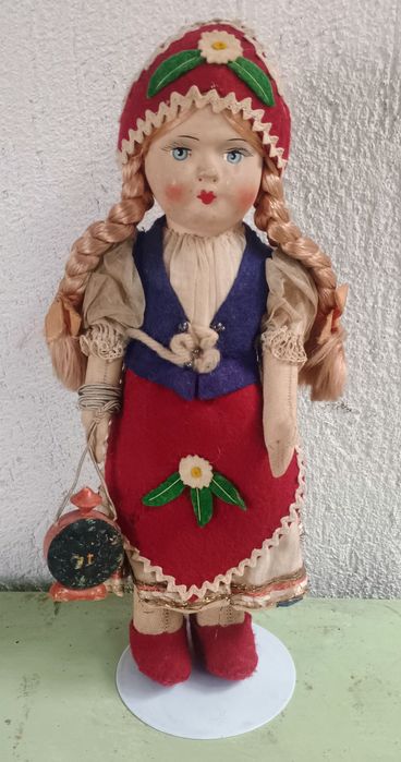 Papusa traditionala veche