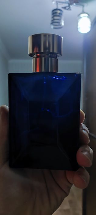 Продаю духи versace dylan blue