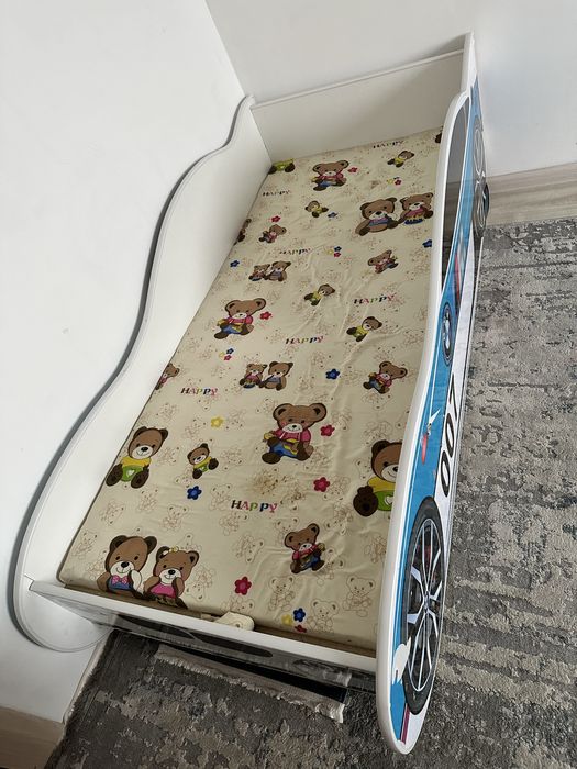 Детская кровать машинка