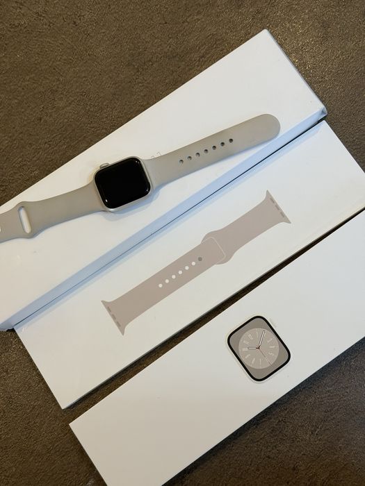 Apple watch series 8