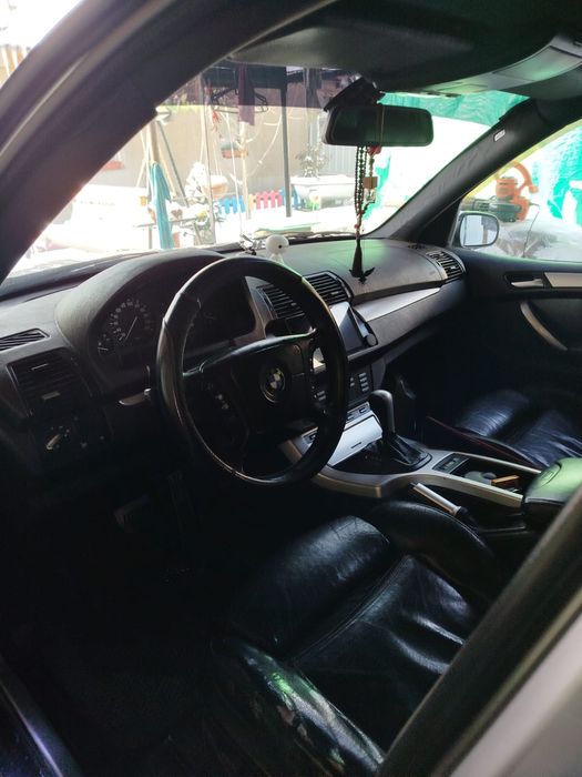 Продам BMW x5 2000года