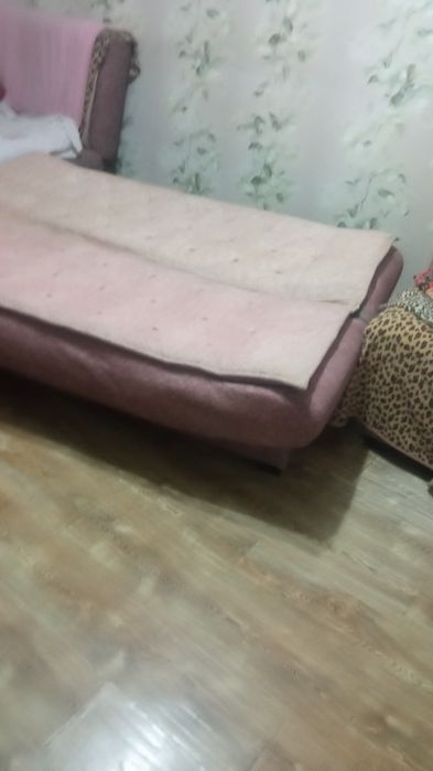 Продаю диван и два кресла