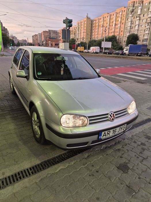 Vând Golf 4 1.6 16V