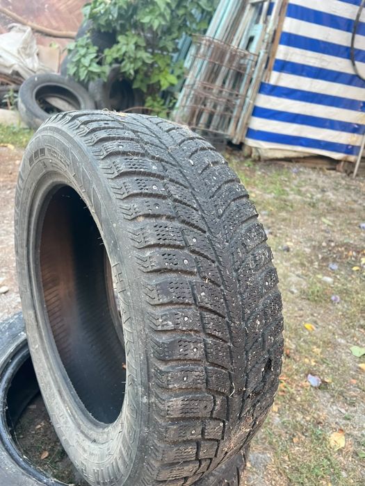 215/55/16 Нокиан