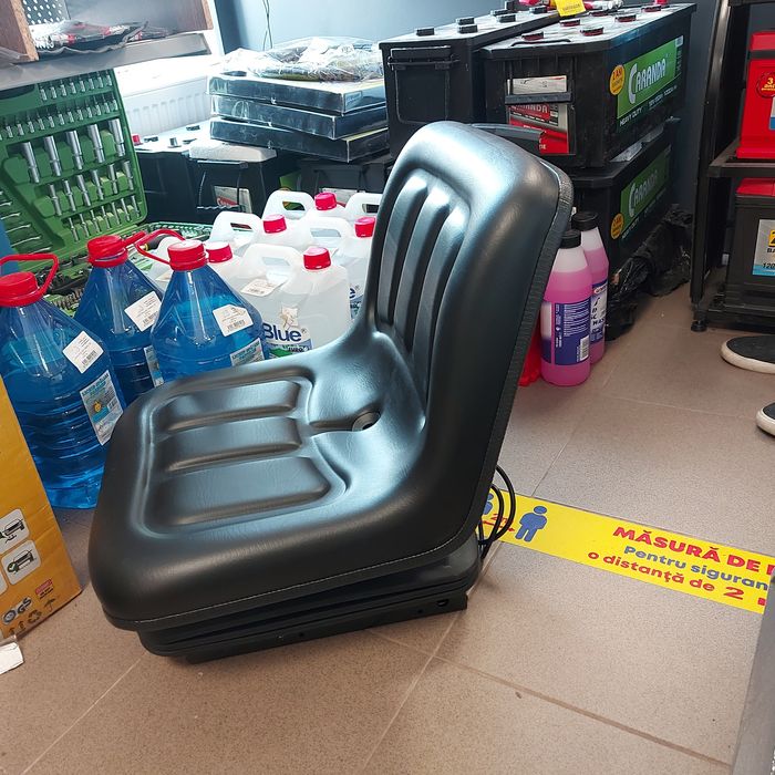 Scaun tractor cu suspensie aer, compresor incorporat, import Germania.