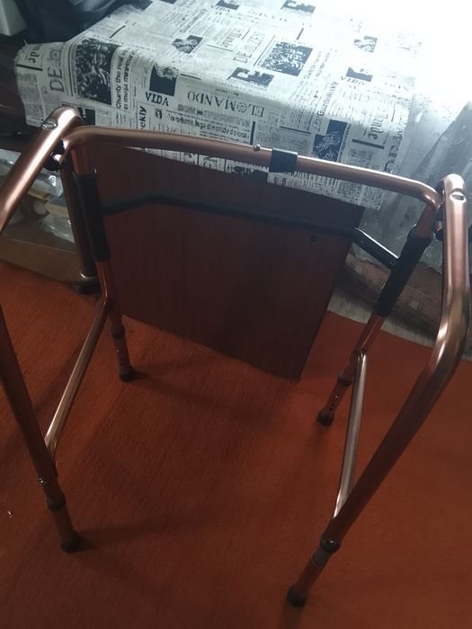 Продам ходунки для