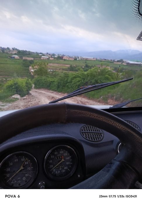 Vaz 2106 oq rangda 1984 yil