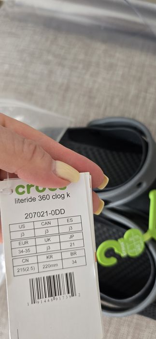Продам CROCS оригинал 34-35 размера