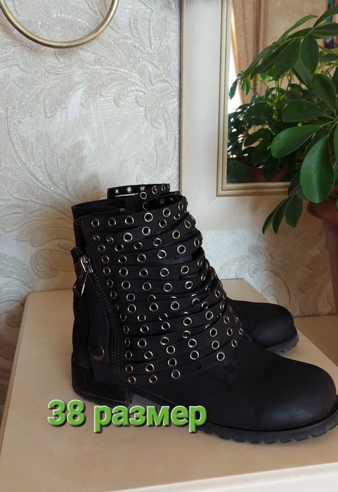 Демисезонные ботильоны, ботинки,  сапоги 38-39 размер.
