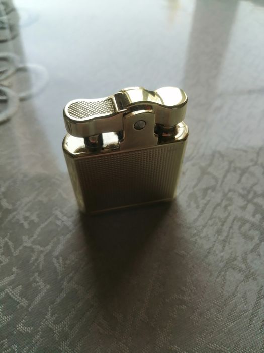 Новая зажигалка.