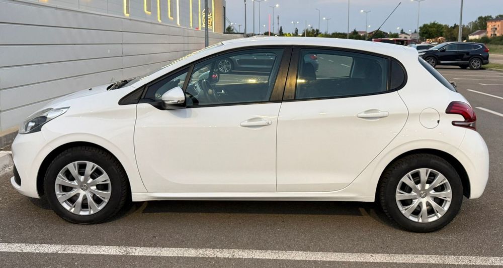 Peugeot 208 2016 benzină, 5.912 € — imagine 5