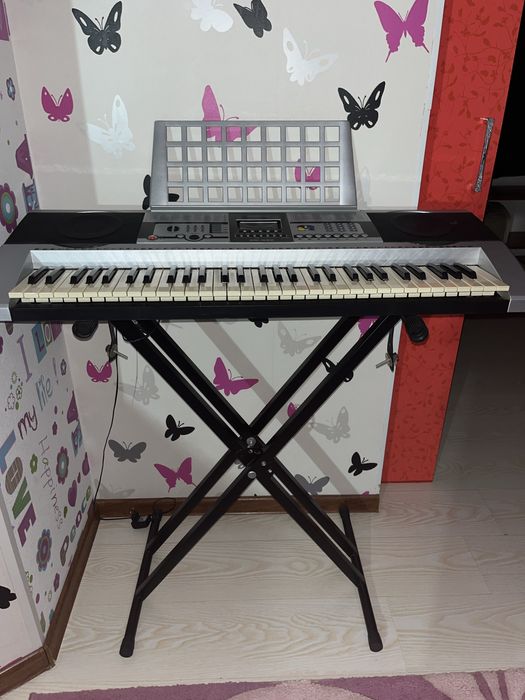 синтезатор со штативом