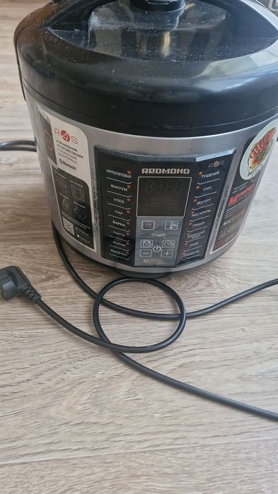 Продам мультиварку в хорошем состоянии