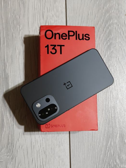 One Plus 13T 256 gb Ram 12+12 5G