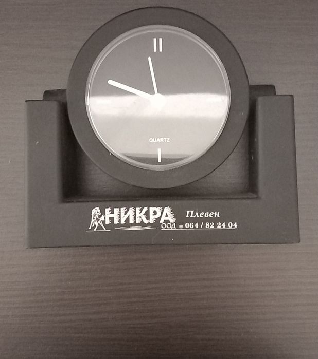 1. Настолен Часовник с калкулатор. 2. Настолен часовник на батерия.