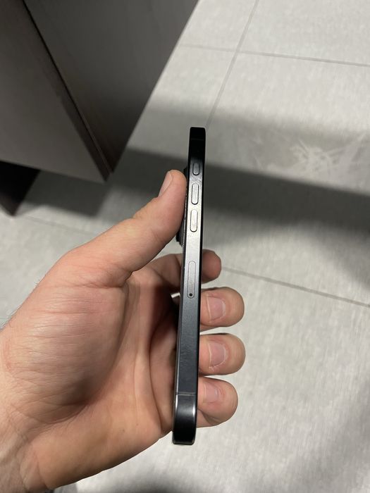 Iphone 16pro 256gb в отличнем состоянии цена 870$