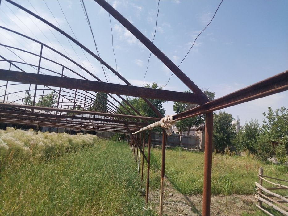 Tayyor parnik sotiladi