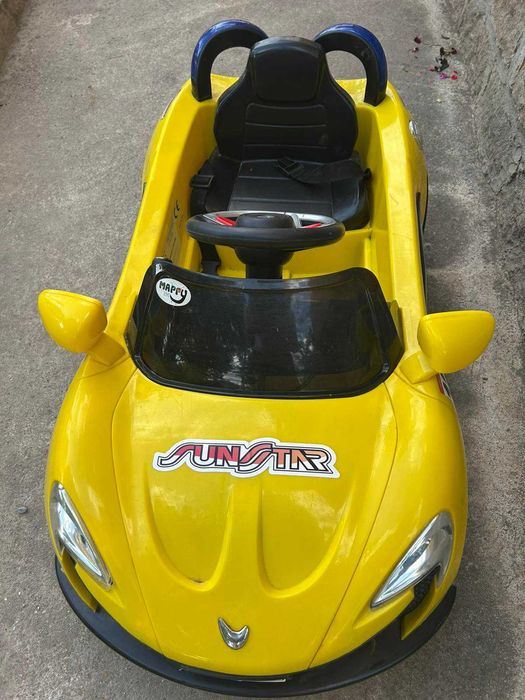 Детска електрическа кола