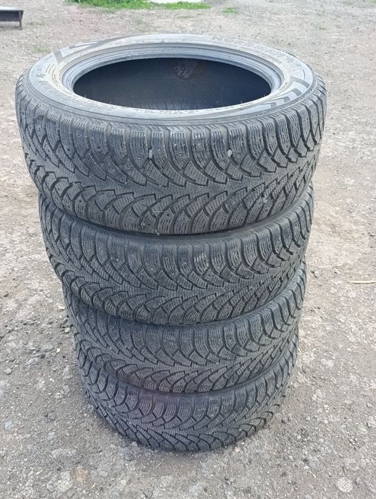 Продам зимнюю шину.
