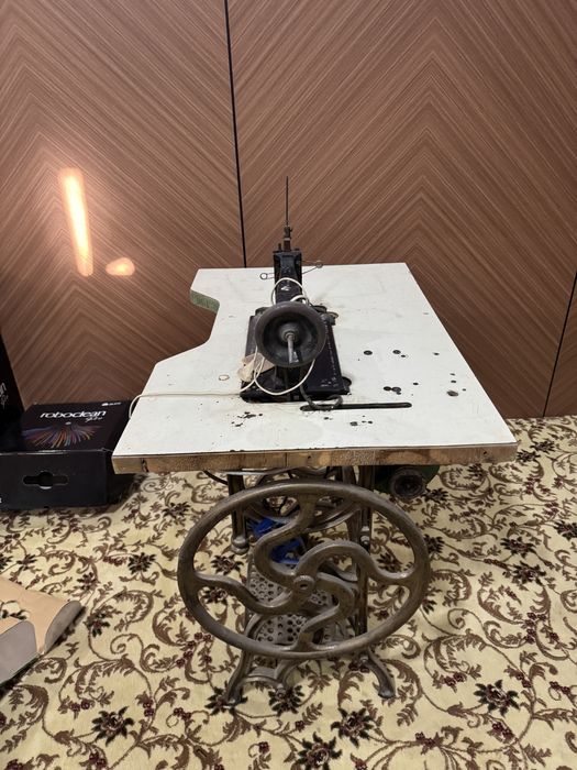 Антикварная французская вышивальная машина Cornely Paris (Machine B)