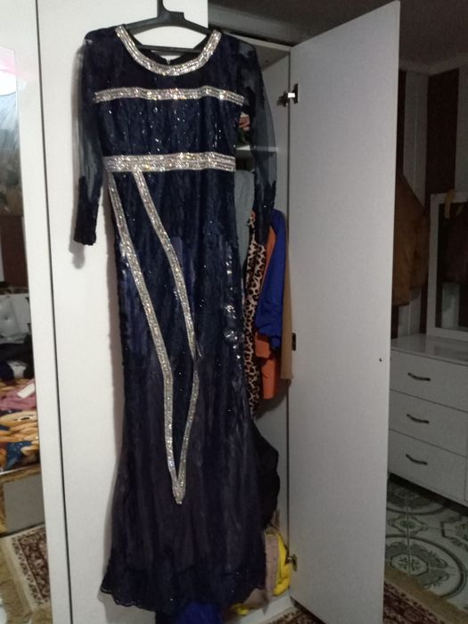 Vând rochii superbe