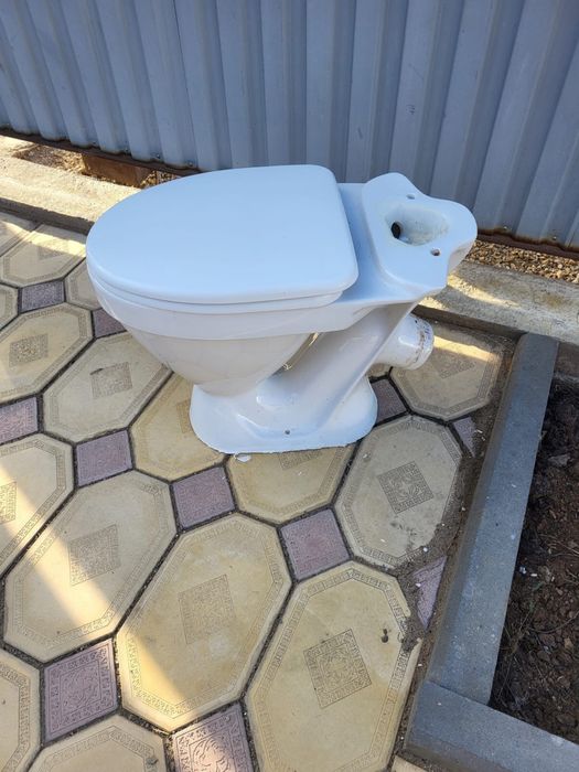 Унитаз в отличном состояний