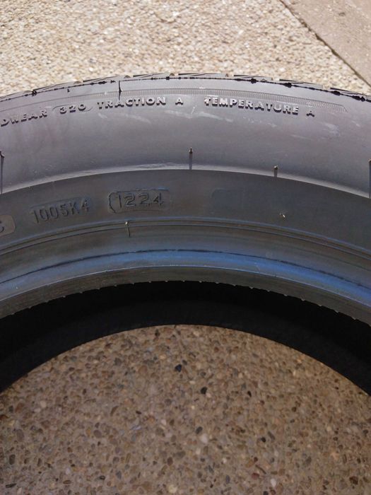 De vânzare patru anvelope de vara pentru Dacia Duster