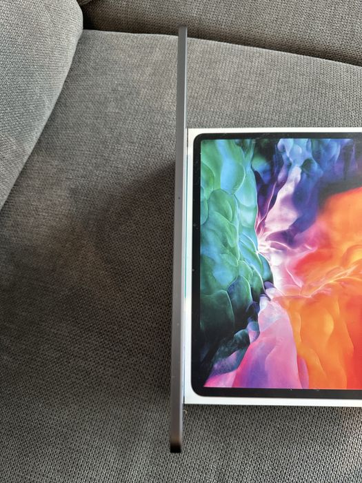 Apple Ipad Pro 4th gen 256gb 12.9inch wifi space grey 98%BH с клавиатура