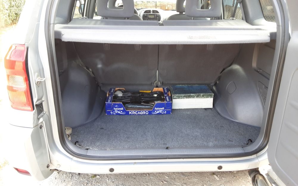 Щора багажник тойота рав4 ,2=ра генерация.