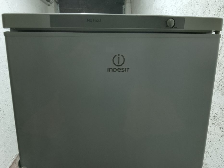 Продам морозильник