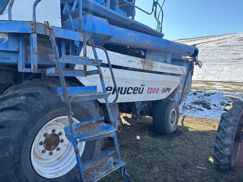 Комбайн енисей 1200 обём 4500л