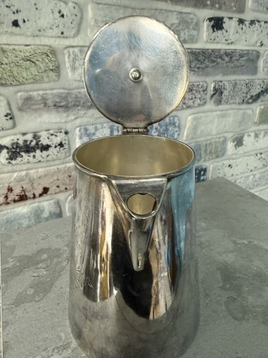 Cafetiera suflata cu argint