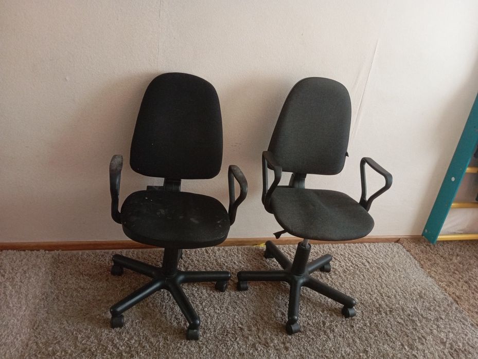 Продам. Стул офисный.