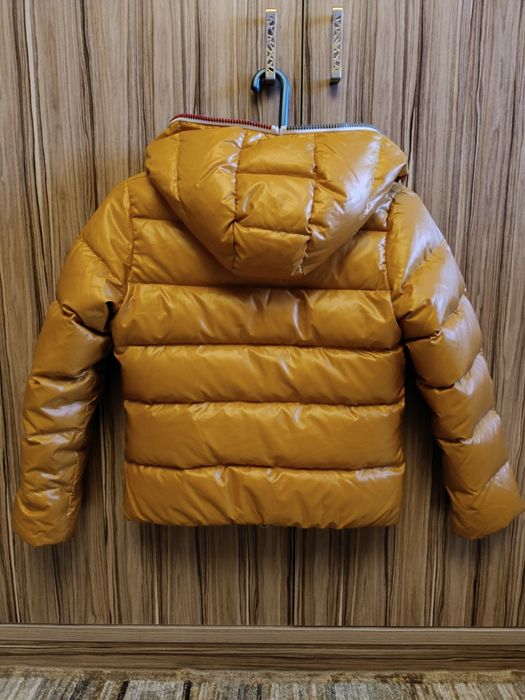 Продам куртки б/у